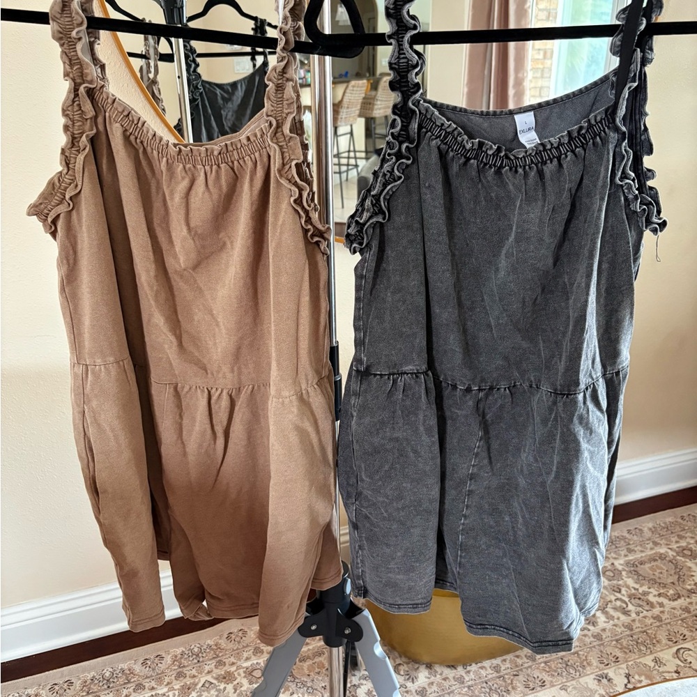 Set of two rompers
